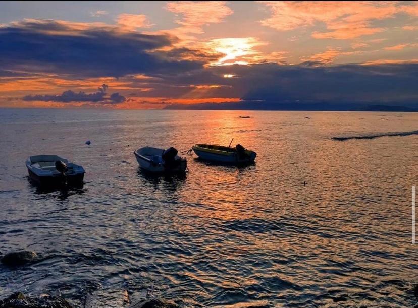 Sant'Andrea Casa Tranquilla A Pochissimi Passi Dal Mare别墅 外观 照片